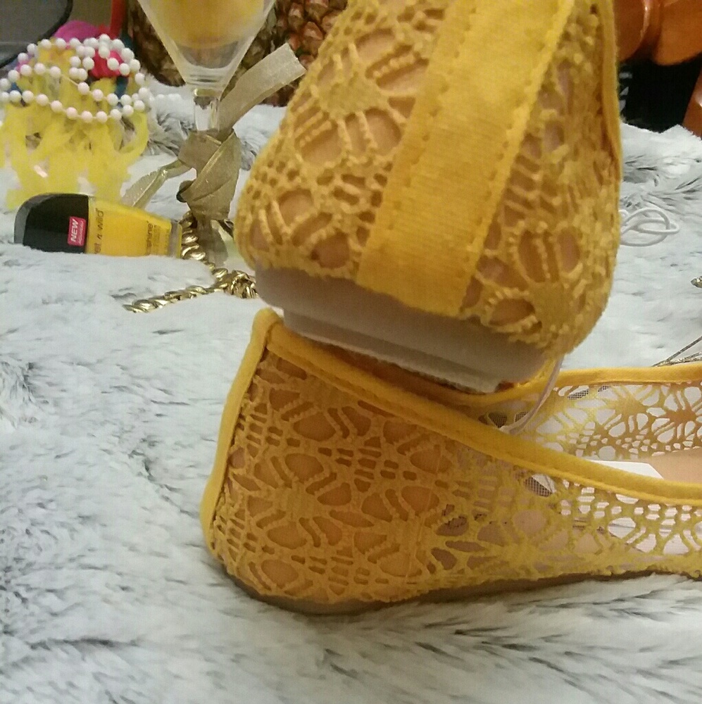 💚RESERVED💚EMBROIDERED BALLET FLATS Sz 8 & 9 - Picture 5 of 5